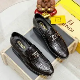 fendi cuir chaussures pour homme s_120a667